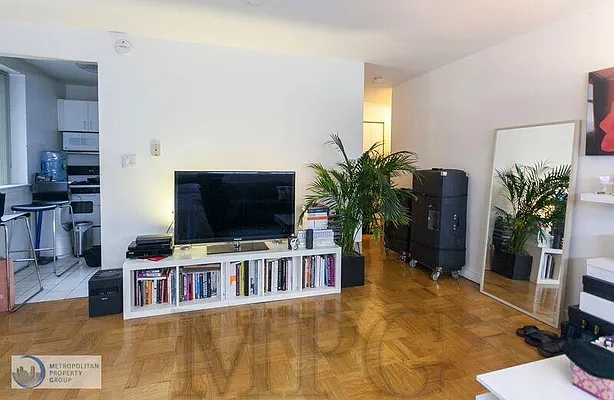 Rented by Metropolitan Property Group | media 26