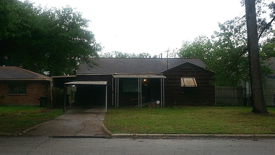 1st image of 2931 Shady Park Dr