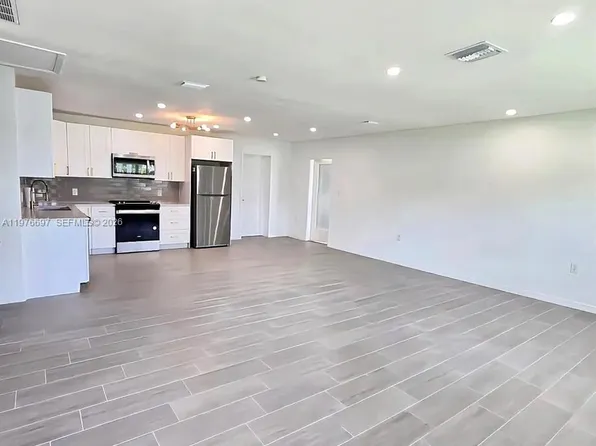 4438 E Riverside Dr, Fort Myers, FL 33905