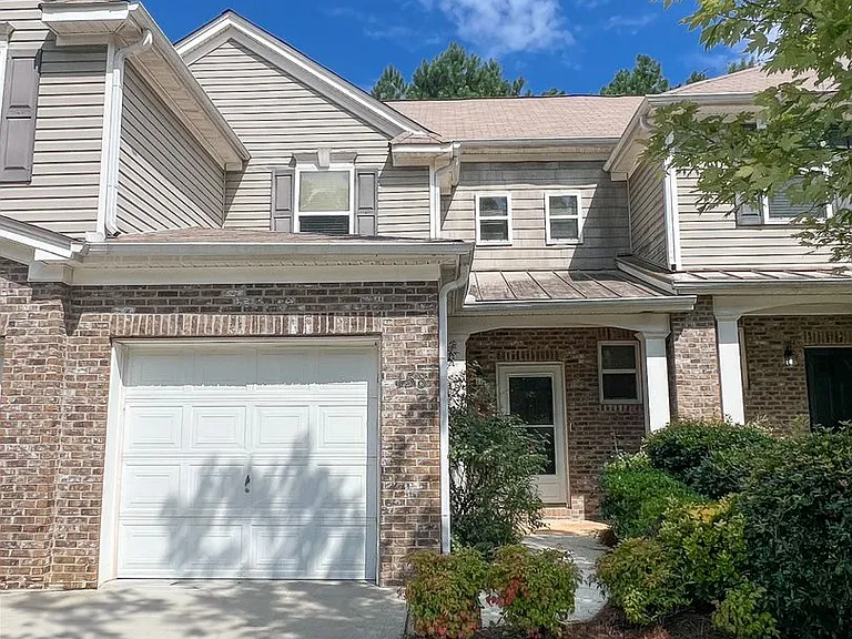 158 Ellis Dr — Photo 1