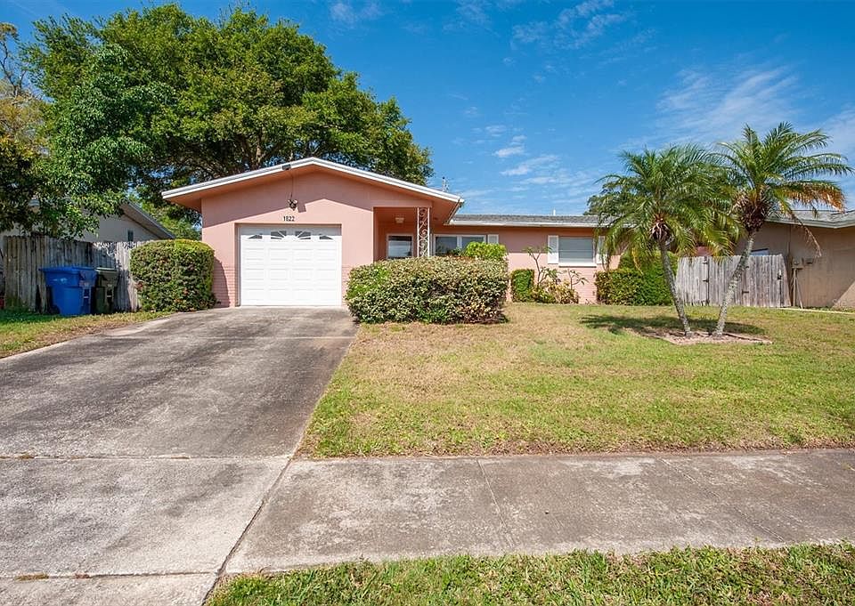 1st image of 1822 VANCOUVER DRIVE