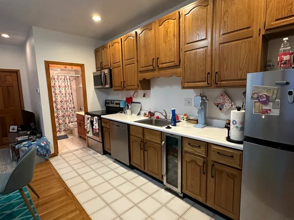 374 North St APT 4, Boston, MA 02113