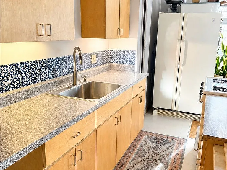 2204 Grand Ave S #1 — Photo 5
