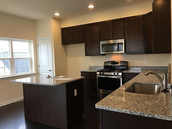 4th image of 537 Equinox Dr