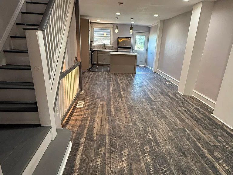 7215 Guilford Rd — Photo 3