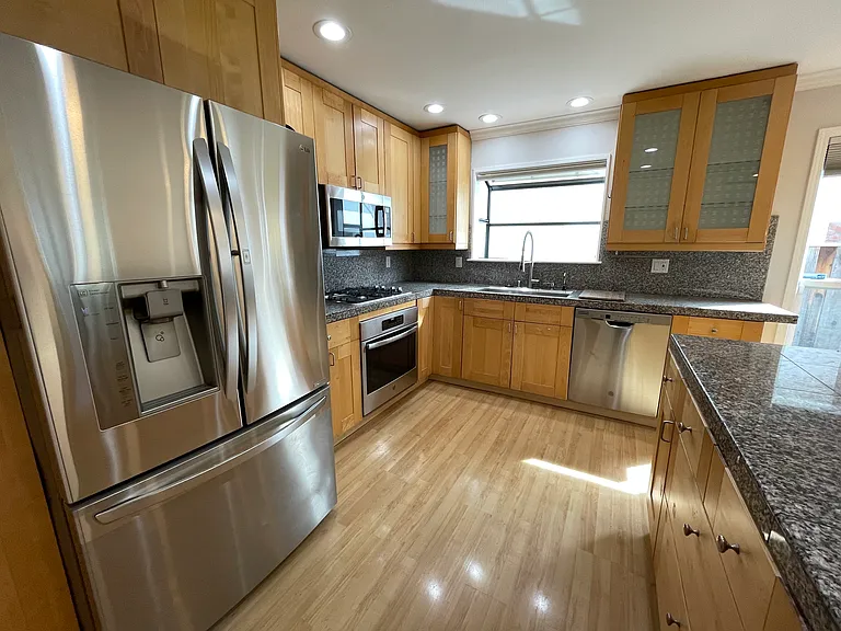 5377 Romford Dr — Photo 3