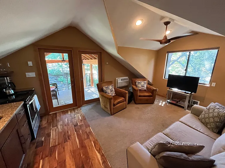 190 Rio Vista Dr — Photo 2