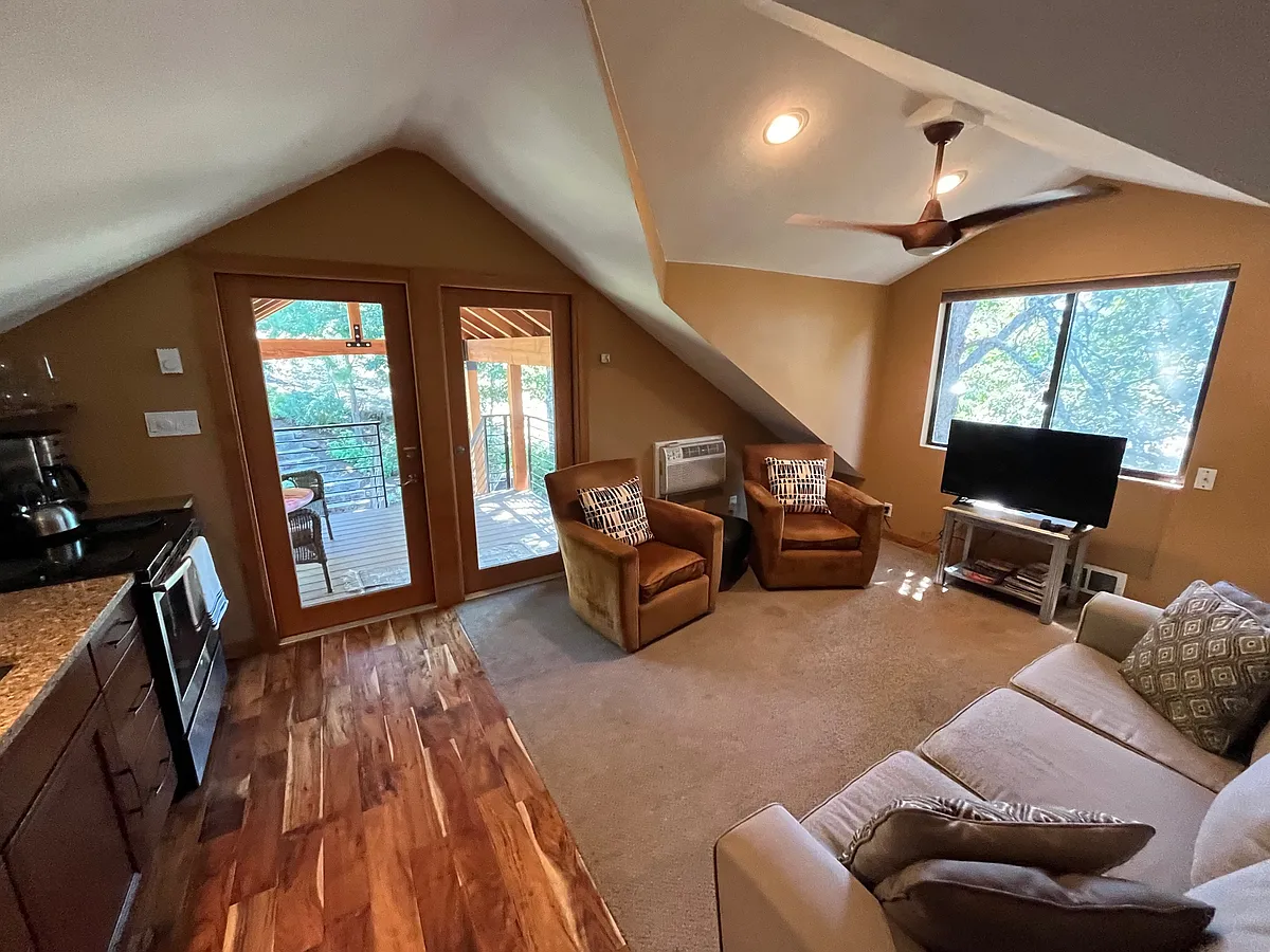 Building Photo - 190 Rio Vista Dr