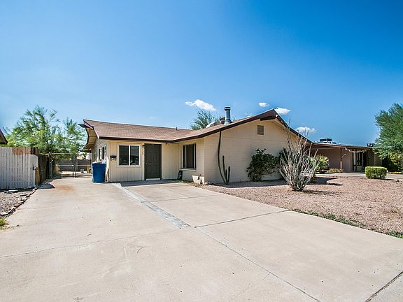 2nd image of 425 W Hermosa Dr