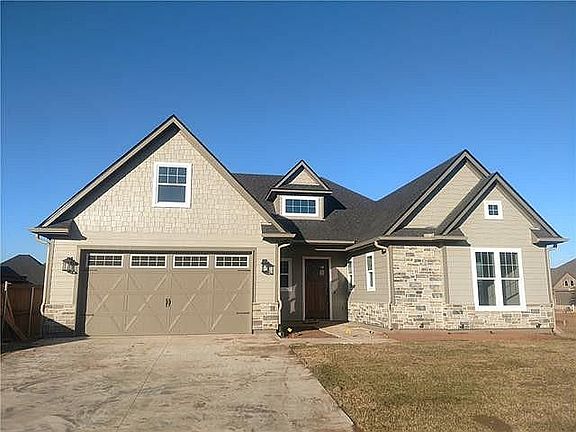 2nd image of 3638 Rosewood Dr