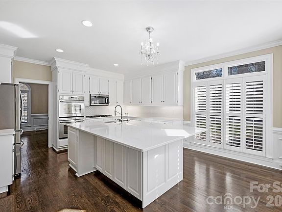 4th image of 5242 Colony Rd