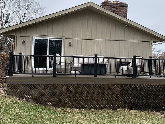 Trek composite deck and rail