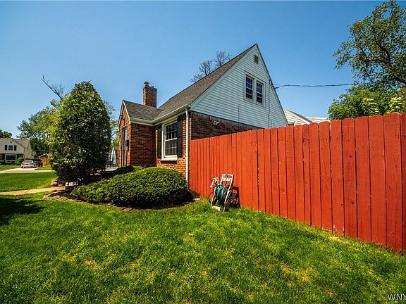 3rd image of 512 Lamarck Dr