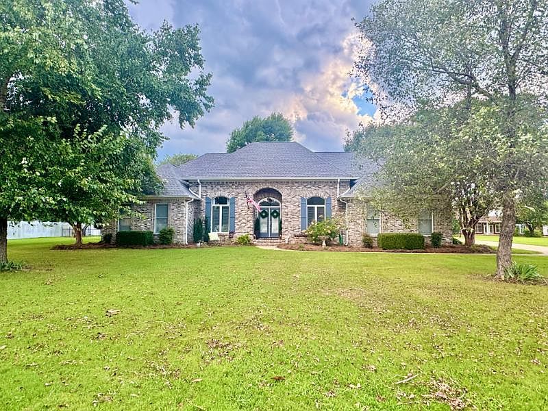 1st image of 2815 Orchid Cir
