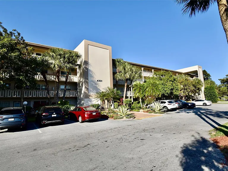 4301 Martinique Cir #K1 — Photo 24