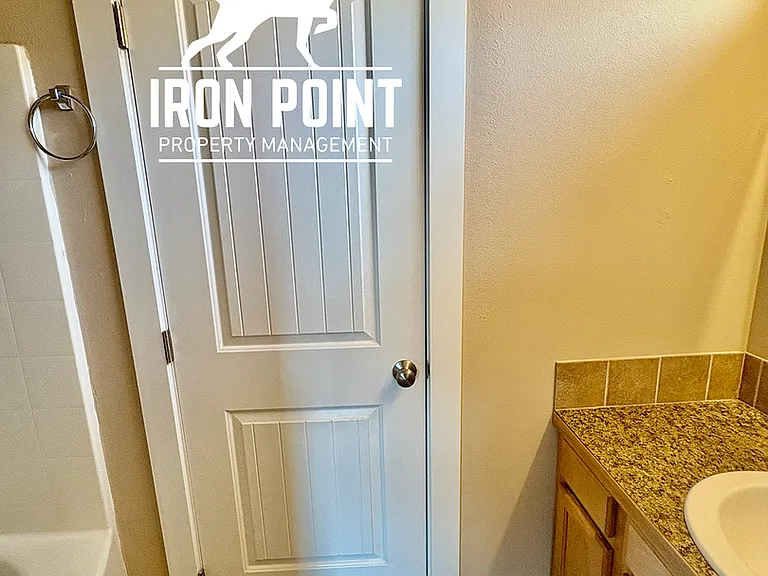 16661 N Profit Cir — Photo 36