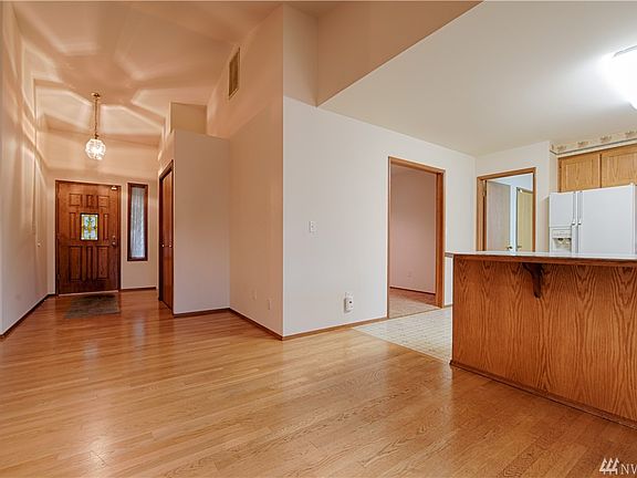 2nd image of 5013 135th Pl SE
