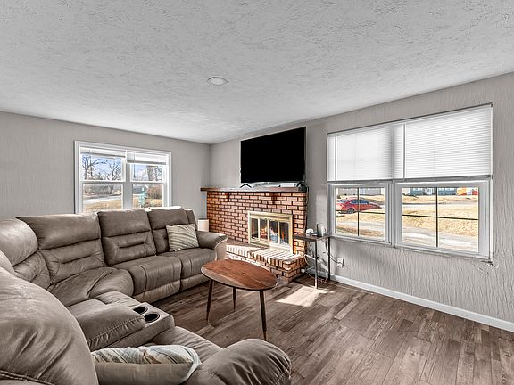 4th image of 1144 39th St