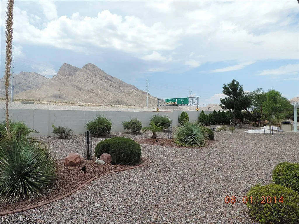 Building Photo - 2337 Sun Cliffs St #202