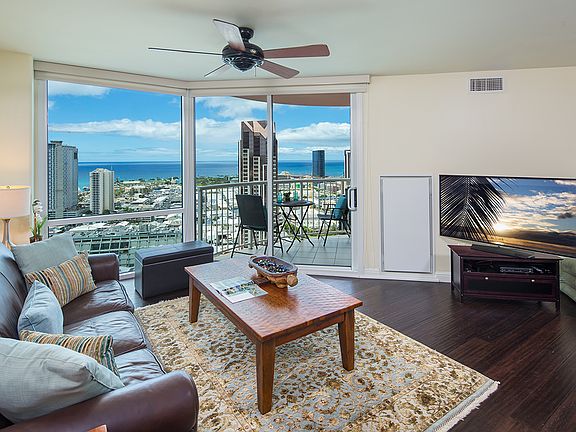 4th image of 801 King St APT 3704