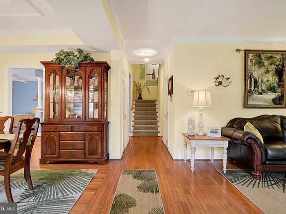 4th image of 301 Donald Cir Unit 9
