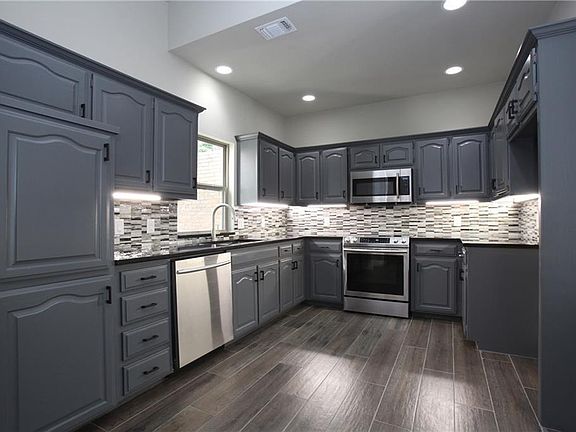 3rd image of 5229 W Plano Pkwy