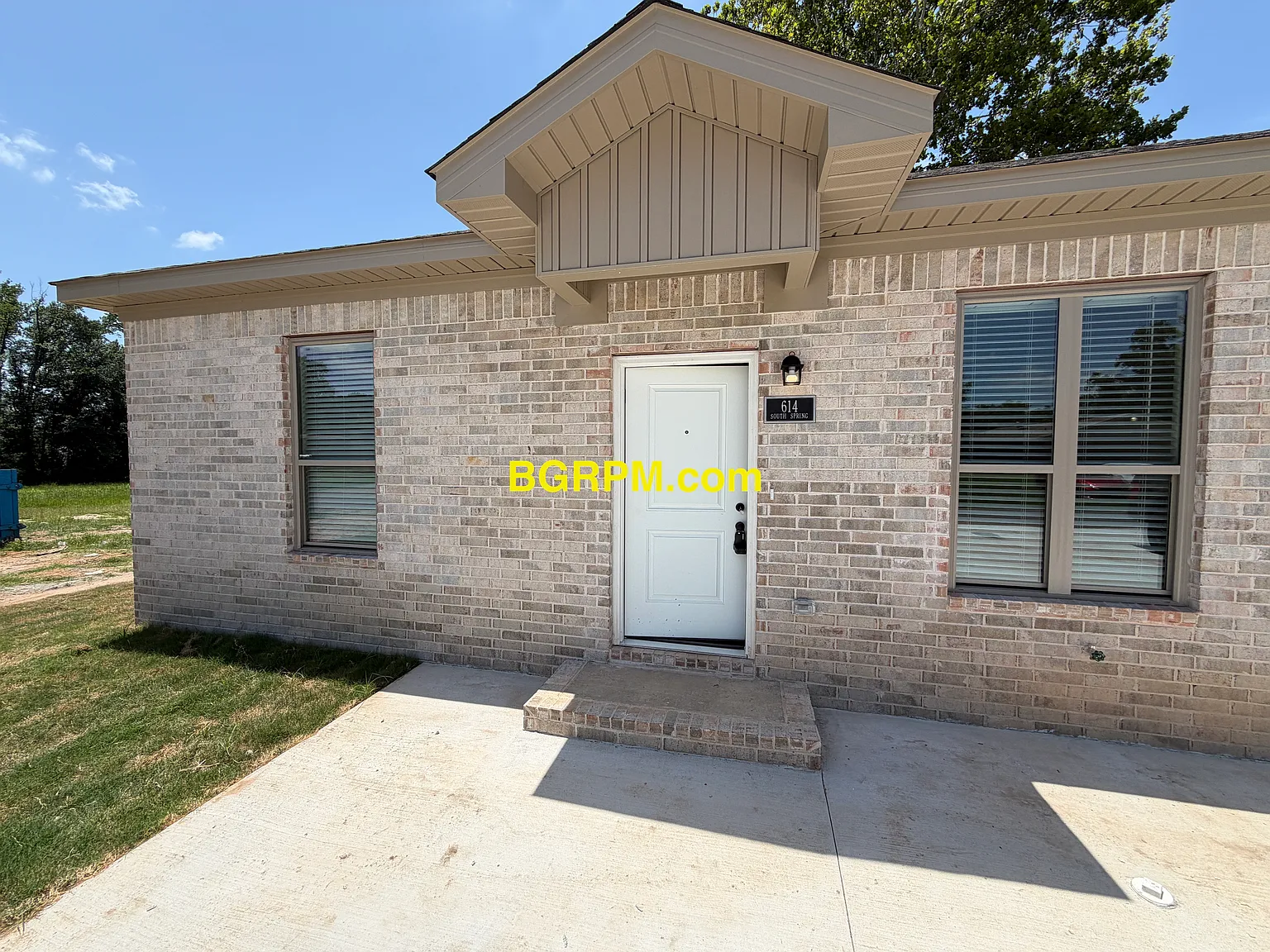 3 bed, 1100 sqft, $1,295 — Photo 2