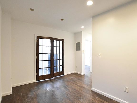 2nd image of 196 Sackett St #3FF