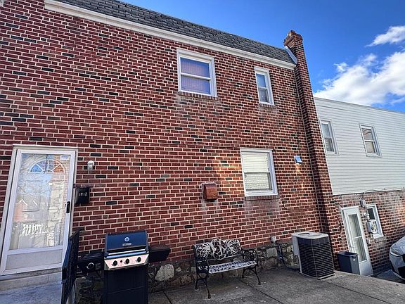 3rd image of 1812 Kendrick St