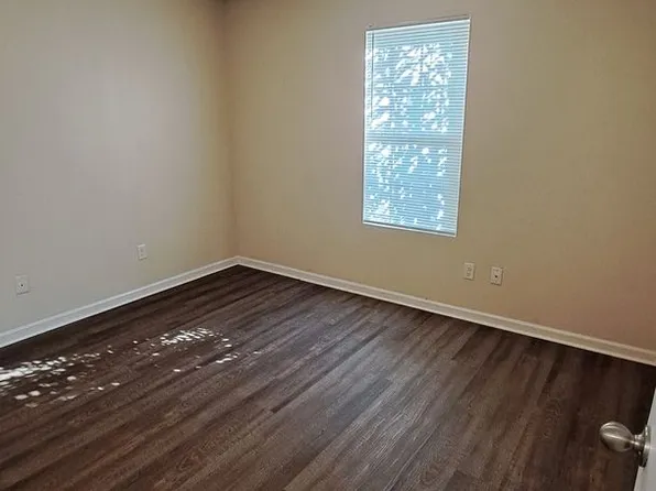 221 Glade Ln, Albany, GA 31721