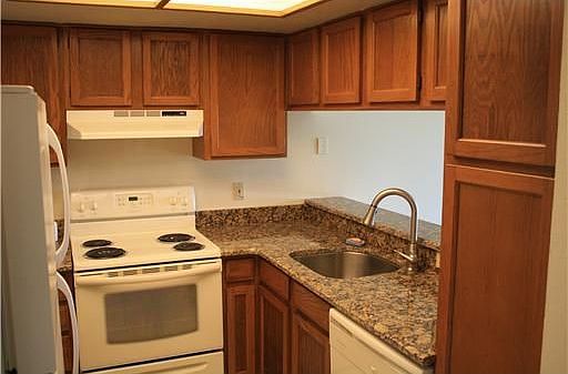 2nd image of 309 Woodlake Wynde