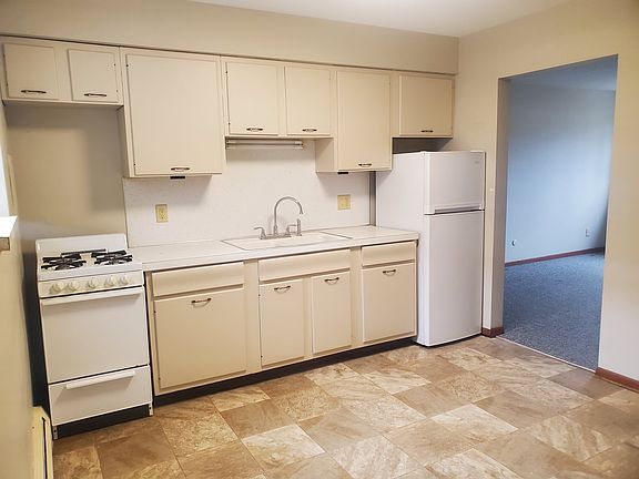 4th image of 157 W 30th St #12
