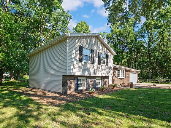 4th image of 1523 Balmoral Ln