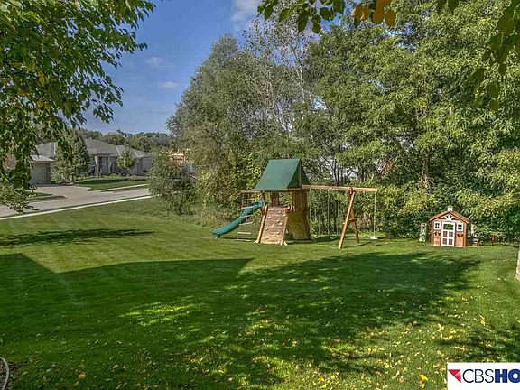 5th image of 3122 N 158th Plaza Cir