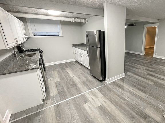 2nd image of 437 W Belmont Ave #4257763
