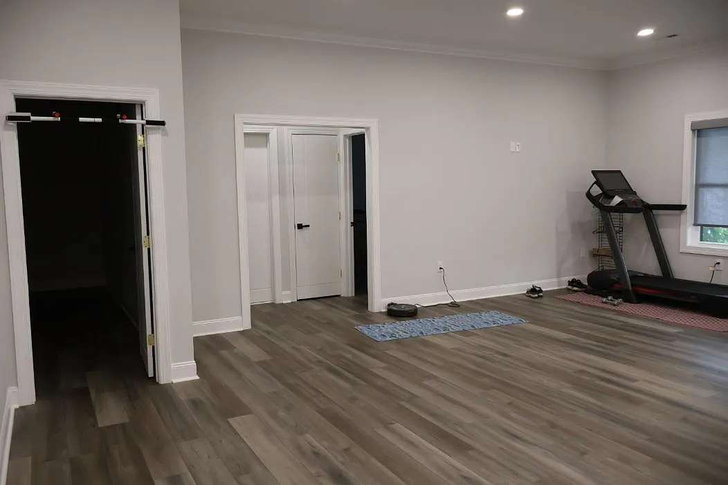 1 bed, 1700 sqft, $1,700 — Photo 1