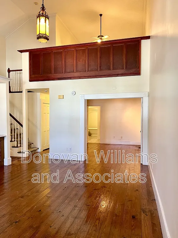 135 E Wilson Ave — Photo 4