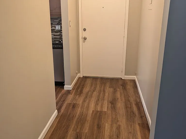1121 Poplar St — Photo 12