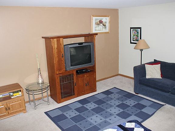 5th image of 3529 Debby Ln