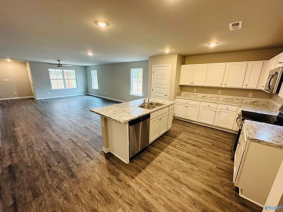 2nd image of 108 Jerrie Lynn Blvd