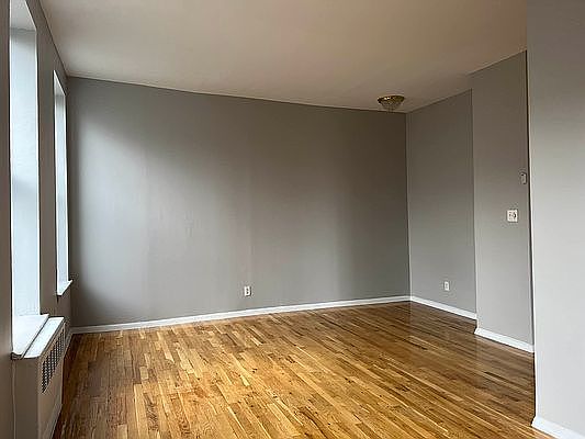 4th image of 216 E 118th St APT 6A