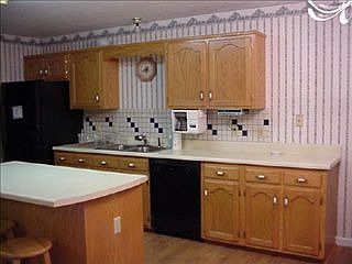 3rd image of 306 Laurel Cir