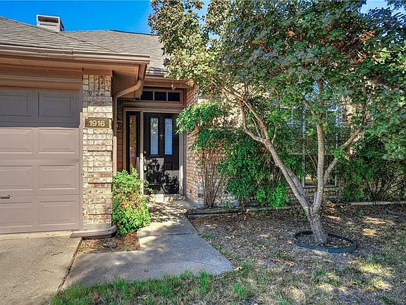 2nd image of 1916 Timberline Ln