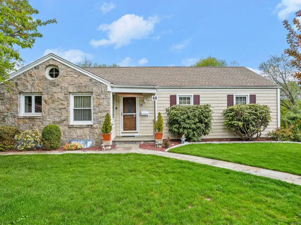 68 Calhoun Avenue, Trumbull, CT 06611