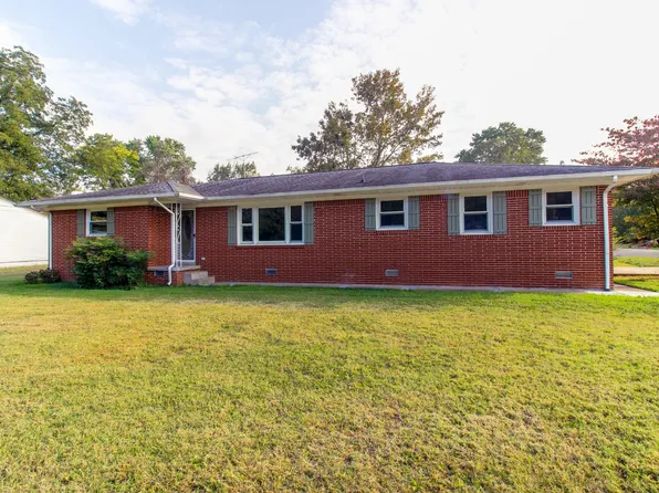 1202 E Main St, Waverly, TN 37185