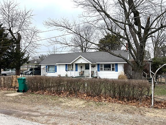 3rd image of 820 2nd Street