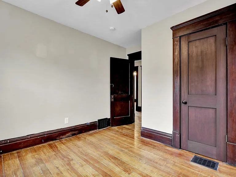 505 W Lenawee St — Photo 18