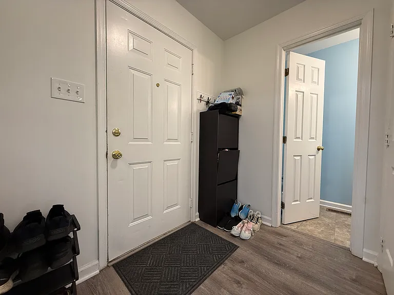 120 Village Dr — Photo 3