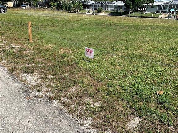 3rd image of 1820 Cherie Ln