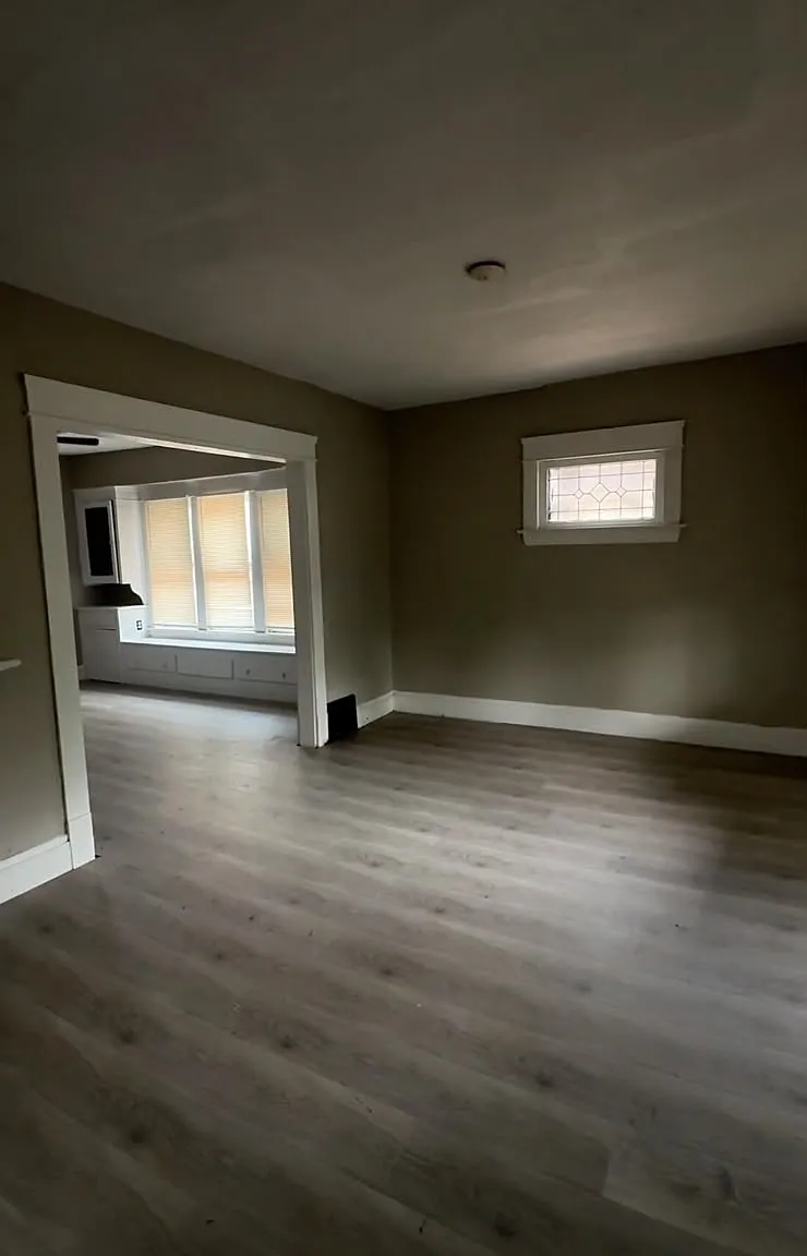 3 bed, 2547 sqft, $1,200 — Photo 4